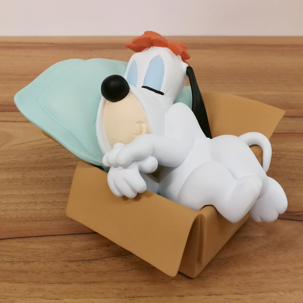 Figurine Droopy Endormi Oreiller Rose Pâle – Démons & Merveilles – Tex Avery