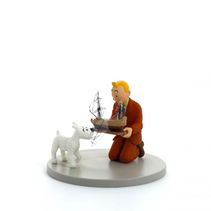 TINTIN: TINTIN TENANT LA LICORNE - coffret figurine plastique 8 cm
