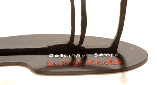 LE PETIT NICOLAS: LE PETIT NICOLAS & LE BOUILLON EN SILHOUETTE - figurine métal