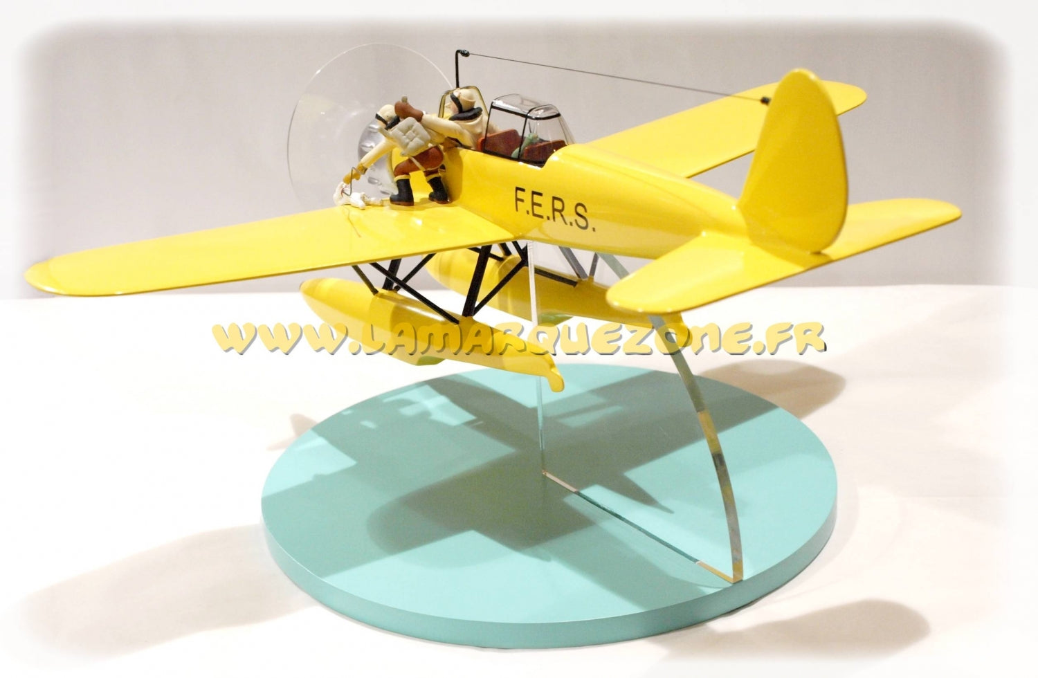 Avion Tintin 5 - Hydravion jaune - Boutique d'objets de Avion Tintin 5 - Hydravion jaune - Boutique d'objets de
