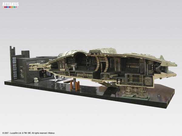 STAR WARS: DEATH STAR DIORAMA, MILLENIUM FALCON & CORRIDOR FINALE DUEL - diorama résine