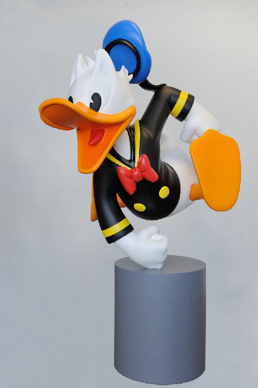 DISNEY: DONALD EXCITE - statuette résine 1 mètre 65