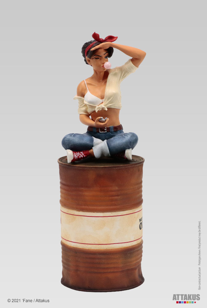 Figurines et statues jouets de héros de BD en pin-up