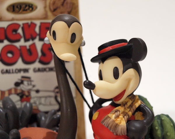 MICKEY: GALLOPIN' GAUCHO - diorama résine 12 cm