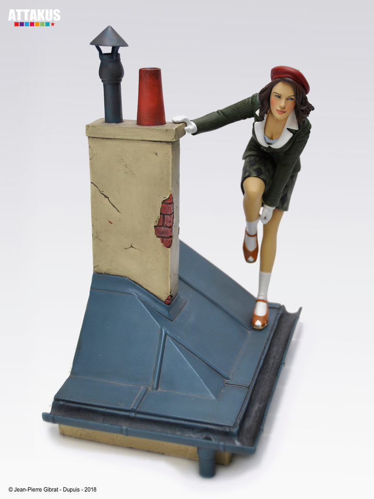 LE VOL DU CORBEAU: JEANNE SUR LES TOITS DE PARIS - statuette en résine 24 cm