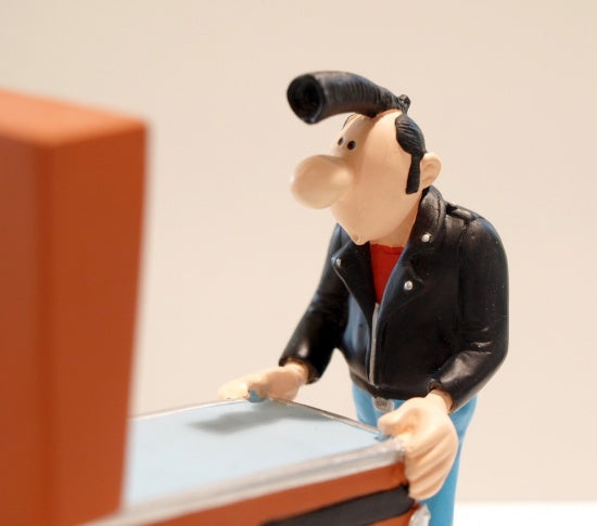 LUCIEN: FLIPPER - statuette résine 10 cm