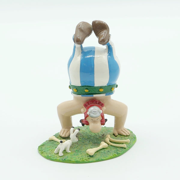 Figurine Astérix Pixi, Obélix faisant l'équilibre devant Idéfix 4225 (article d'occasion)
