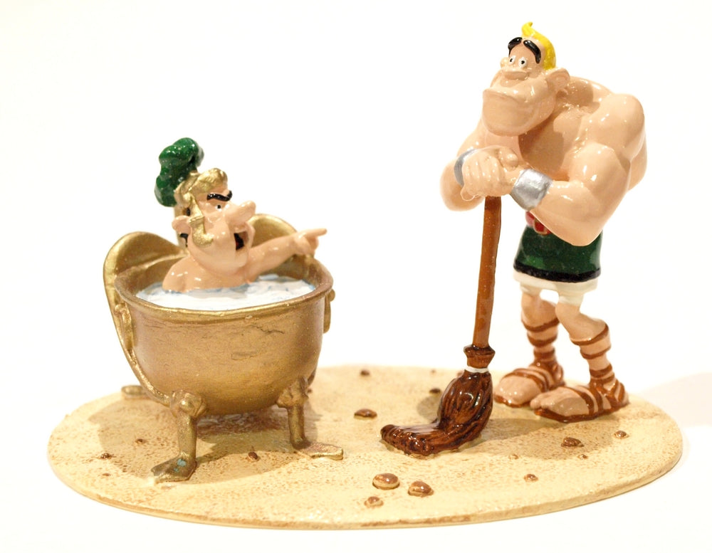 ASTERIX: LE CENTURION MORDICUS DANS SA BAIGNOIRE ET CORNEDURUS - figurines en métal 7 cm