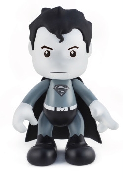 DC COMICS: SUPERMAN, ARTOYS BLACK & WHITE - 22 cm vinyl figurine