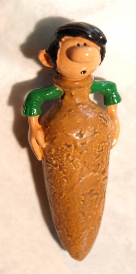 GASTON LAGAFFE: LE BAL A GASTON, GASTON DEGUISE EN AMPHORE - figurine métal 7.5 cm