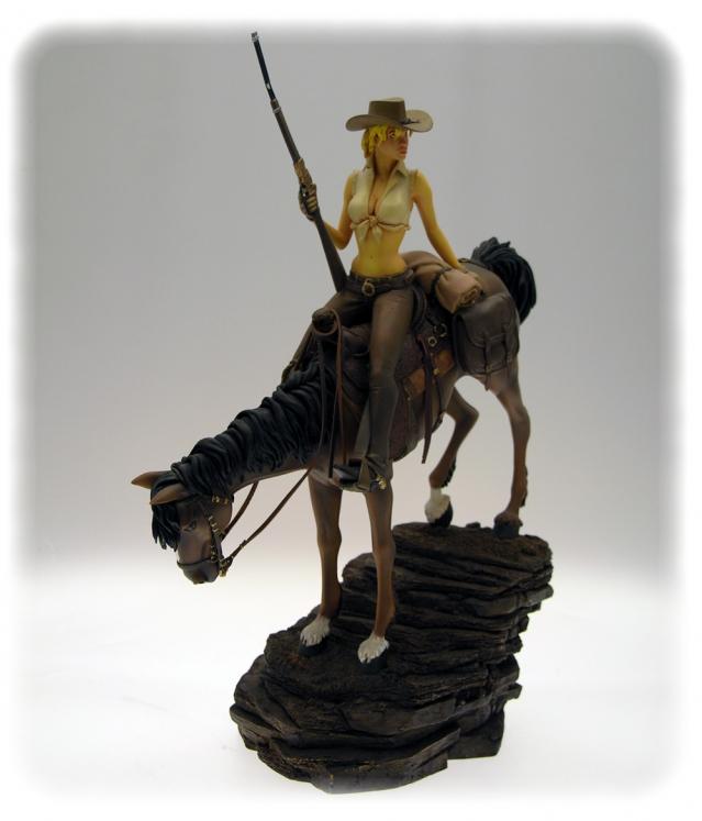 ANGELA RIDING HORSE - 39 cm resin statue