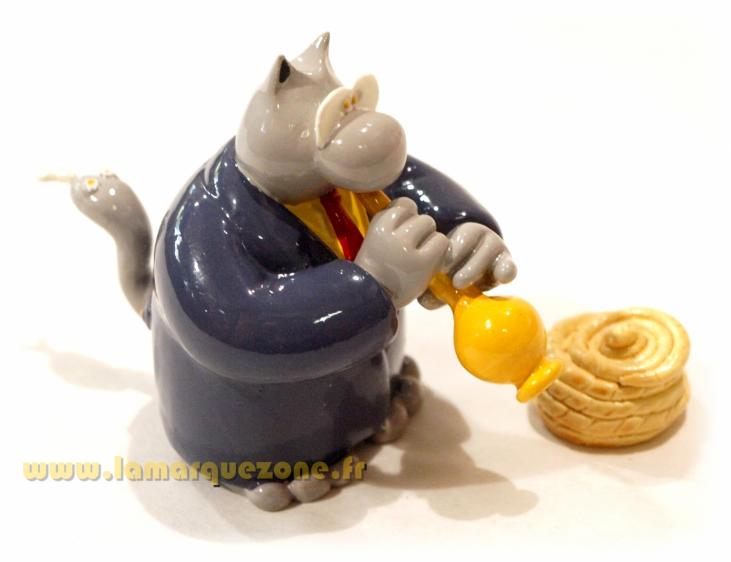LE CHAT: CHARMANT SA QUEUE - figurine métal 6.5 cm