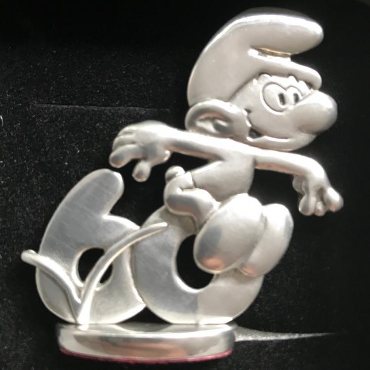 LES SCHTROUMPFS: LE SCHTROUMPF ANNIVERSAIRE, 60 ANS (petit modèle) - figurine en étain 5 cm