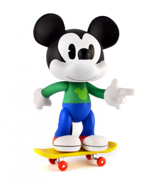 MICKEY: ARTOYZ MICKEY SKATE-BOARD - figurine vinyl articulée 22 cm