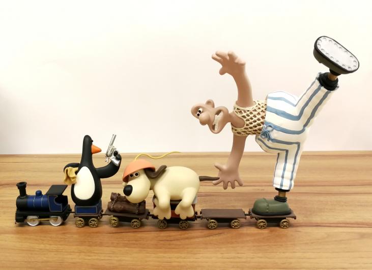 WALLACE & GROMIT: WALLACE, GROMIT & FEATHERS McGRAW, TRAIN CHASE - statuettes en résine